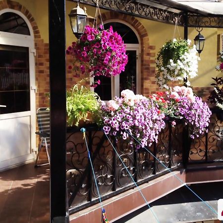 4You Apartaments Lviv Kültér fotó