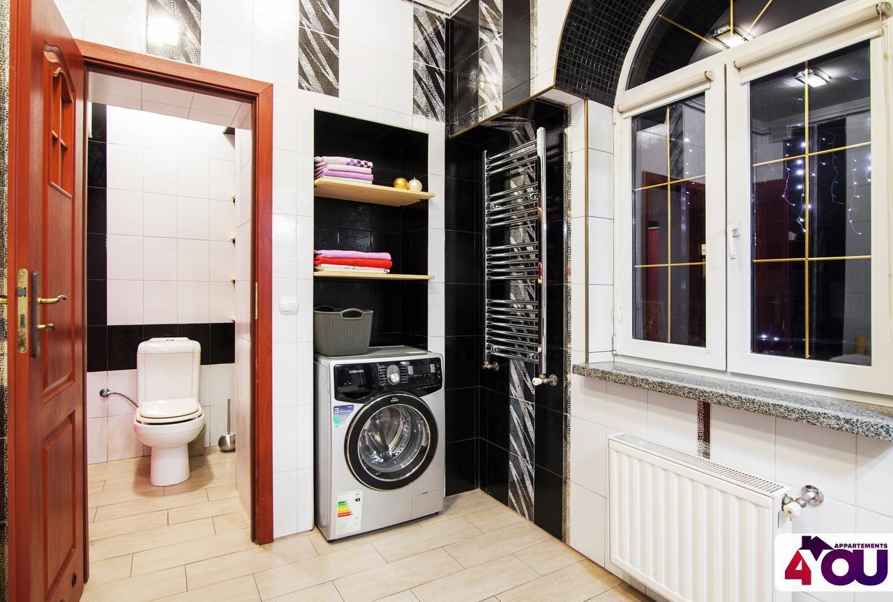 4You Apartaments Lviv Kültér fotó